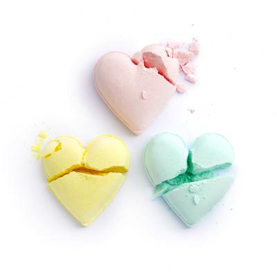 I Heart Revolution Heart Pastel Bath Fizzer Kit Zestaw Bomba do kąpieli w kształcie serca 40 g + Bomba do kąpieli w kształcie serca 40 g Passion Fruit + Bomba do kąpieli w kształcie serca 40 g Lemon