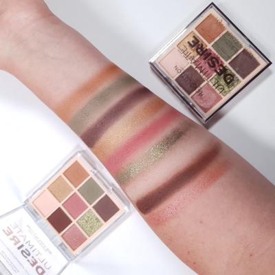 Makeup Revolution London Ultimate Desire Cienie do powiek dla kobiet 8,1 g Odcień Stripped Khaki