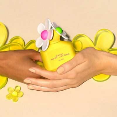 Marc Jacobs Daisy Glow Woda toaletowa dla kobiet 50 ml