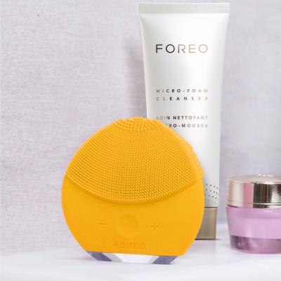 Foreo LUNA™ Mini 2 T-Sonic Facial Cleansing Device Szczoteczka dla kobiet 1 szt Odcień Sunflower Yellow